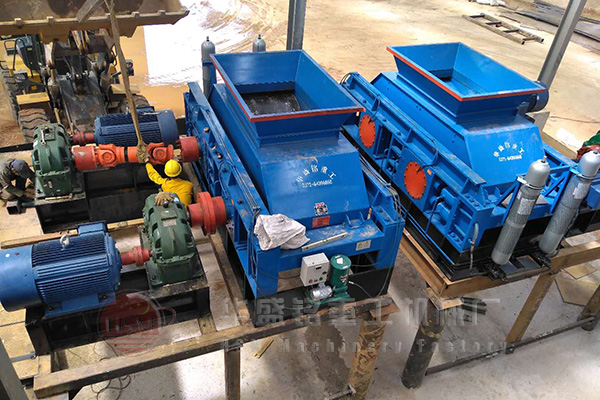 大型對輥破碎機廠家嚴把質量關